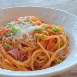 Spaghetti med cremet tomatsauce